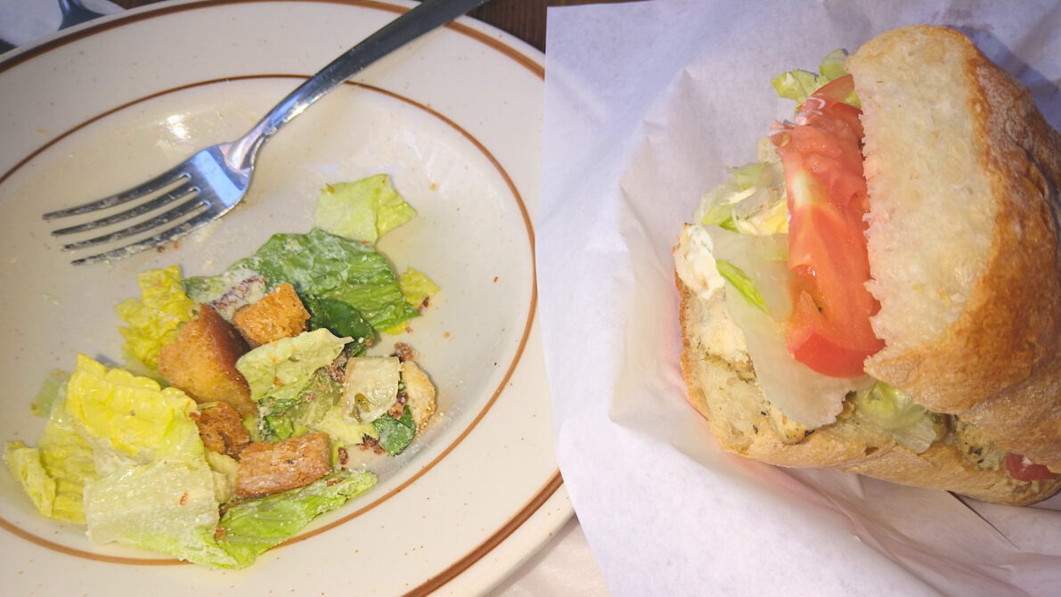 PARMA CAFEで食べたサラダとサンドイッチ断面